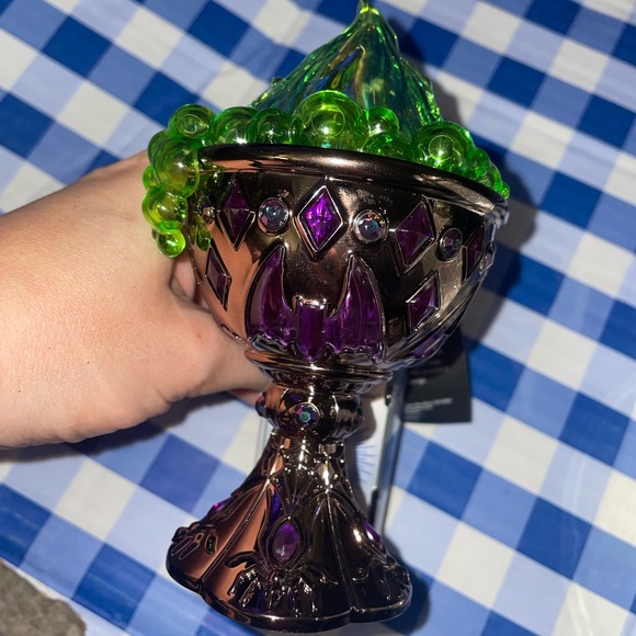 Bath and Body Works Ghostly Goblet projector, Wallflower Plug - Picture 3 of 6